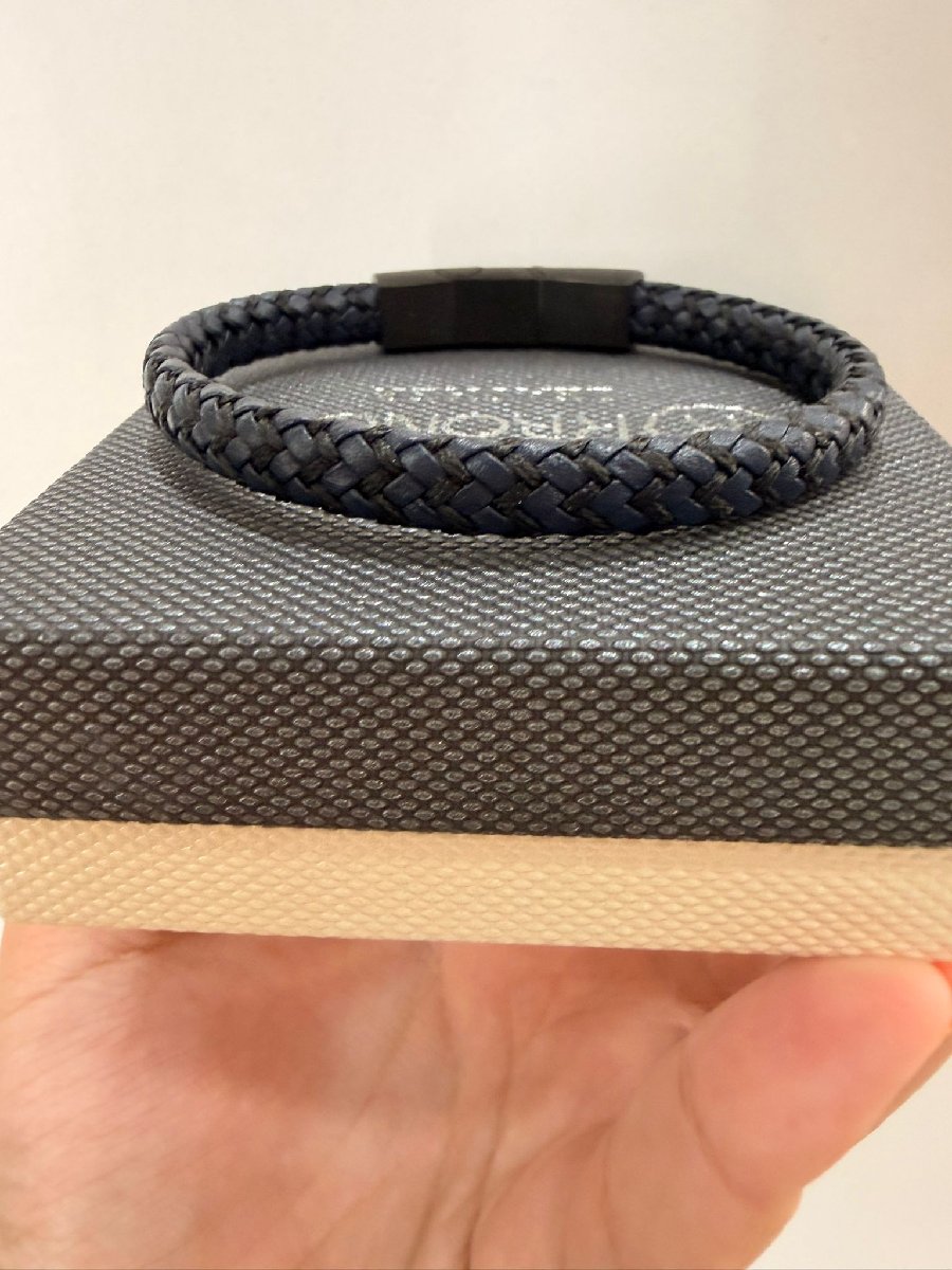 Pulsera azul marino